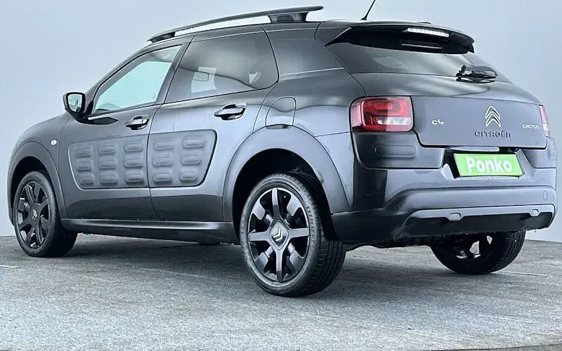 Used Citroën C4 Cactus Flair 100 HP (73 kW) 2016 Hatchback
