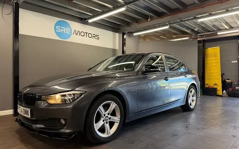 Usado BMW 320 Comfort Edition 184 HP (135 kW) 2014 Cinzento Sedan