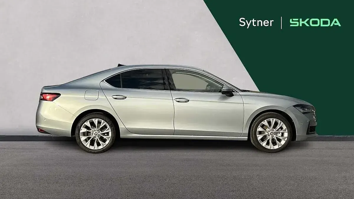 Used Skoda Superb SE L 150 HP (110 kW) 2025 Pebble silver metallic Hatchback