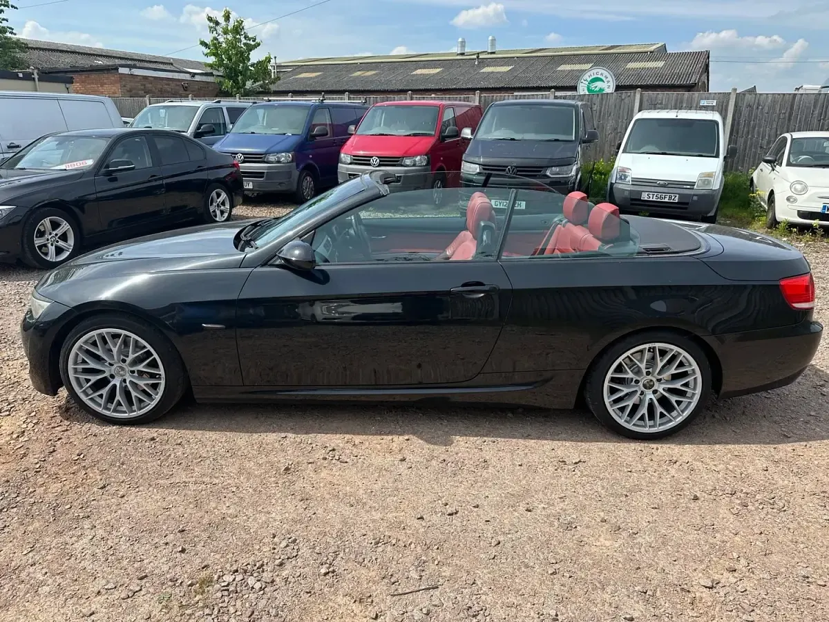 Usado BMW 320 Cabriolet M Sport 2009 Preto Cabrios