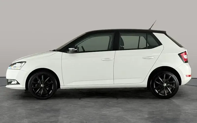 Used Skoda Fabia Colour Edition 60 HP (44 kW) 2019 White Hatchback