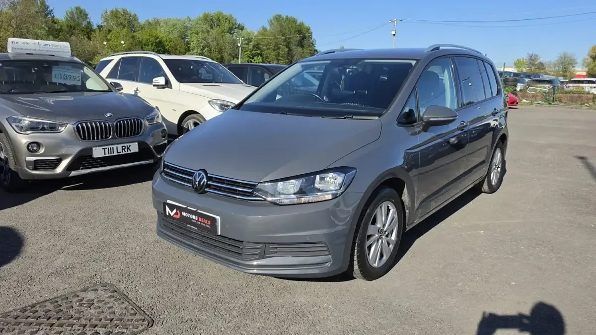 Usado VW Touran SE 150 HP (110 kW) 2021 Cinzento Monovolume