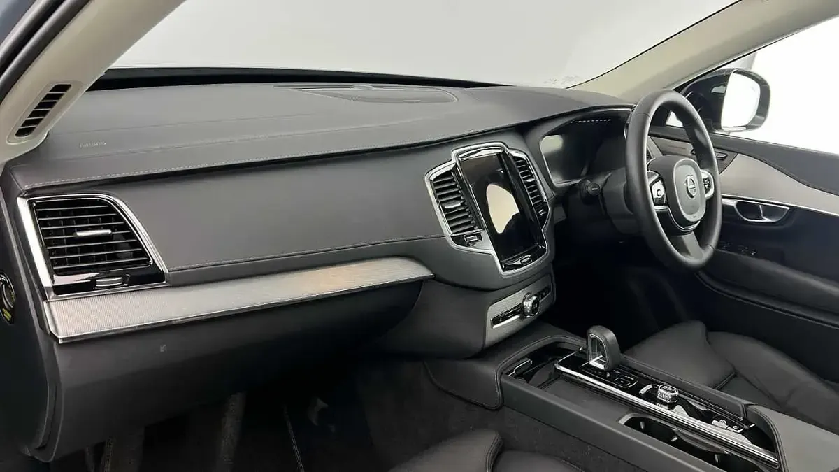 Used Volvo XC90 Plus 235 HP (172 kW) 2023 Thunder grey SUV