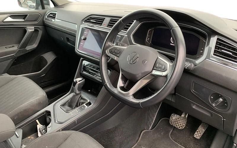 Used VW Tiguan Allspace Life 150 HP (110 kW) 2023 Grey SUV