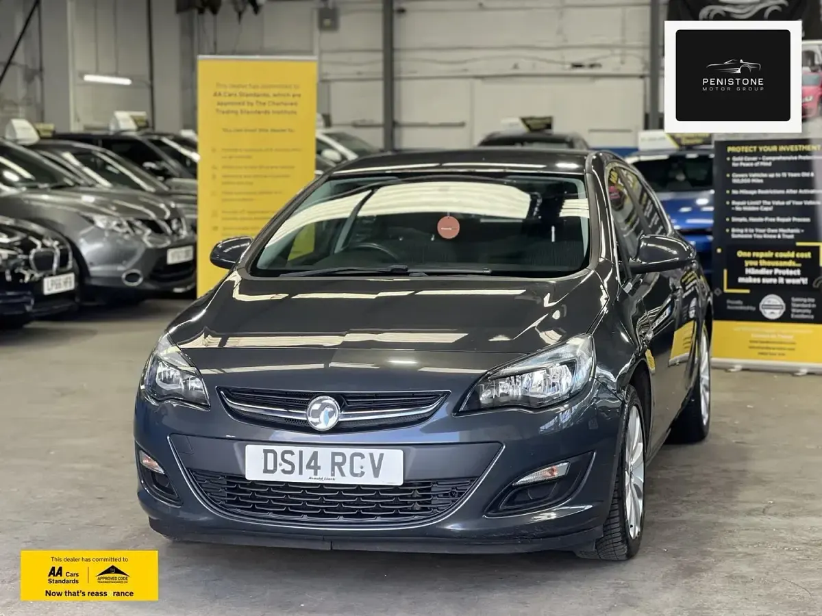 Used Vauxhall Astra 100 HP (73 kW) 2014 Grey Hatchback
