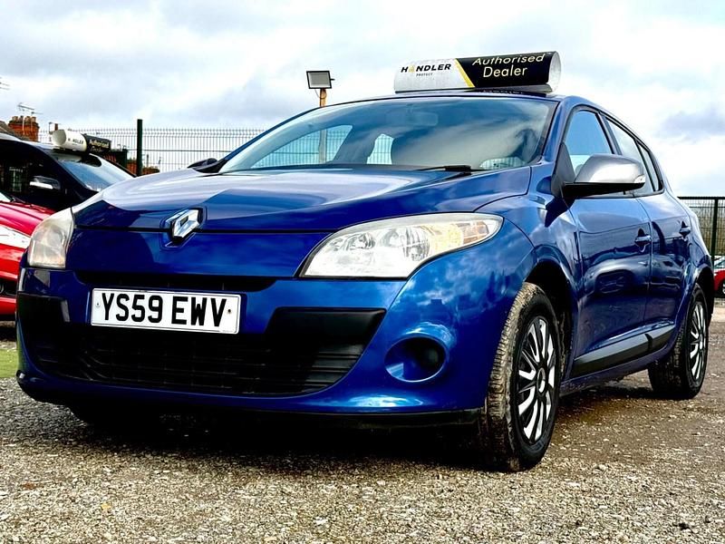 Used Renault Mégane III Expression 110 HP (80 kW) 2010 Blue Hatchback