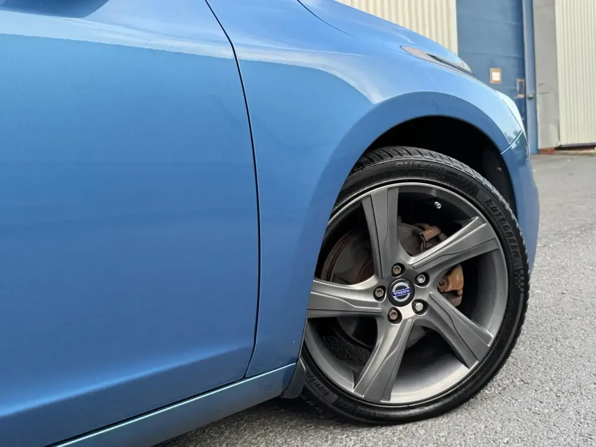Used Volvo S60 R-Design 181 HP (133 kW) 2015 Blue Sedan