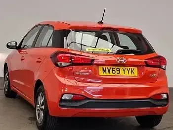 Used Hyundai i20 SE 84 HP (61 kW) 2019 Red Hatchback