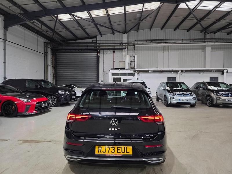 Second-hand VW Golf VIII Style 2023 Negru Hatchback