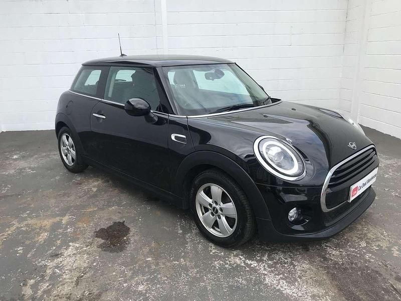Black Used 2018 Mini Cooper Hatch Hatchback | £8,999 (Fair price) - Image 1/4