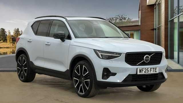 Used 2025 Volvo XC40 Ultra SUV | £36,495 (Expensive) - Image 1/4