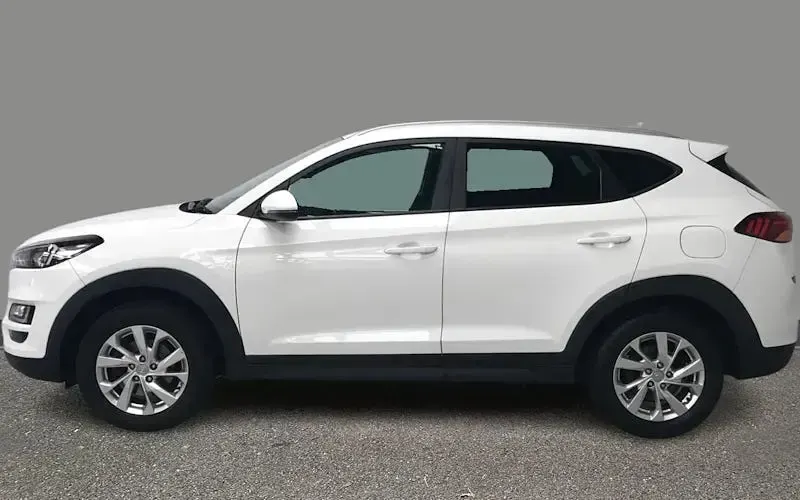 Used Hyundai Tucson SE 132 HP (97 kW) 2019 White SUV