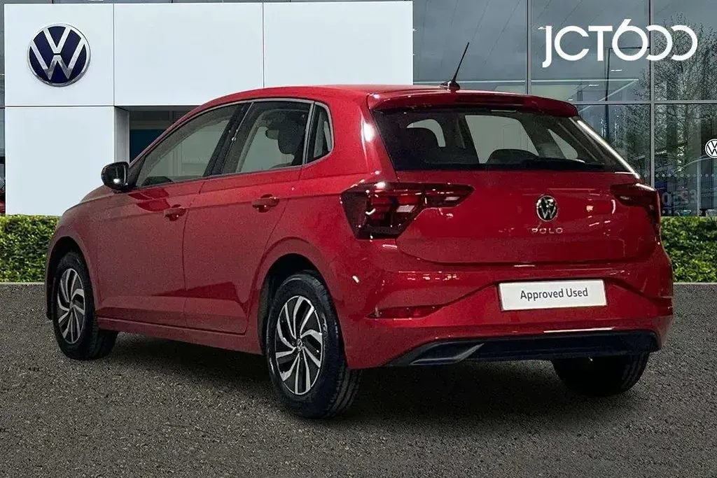 Used VW Polo Life 95 HP (69 kW) 2023 Red Hatchback