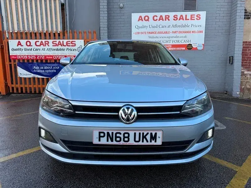 Used VW Polo SE 65 HP (47 kW) 2018 Silver Hatchback