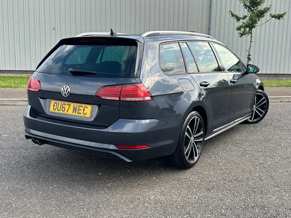 Used VW Golf VII GTD 184 HP (135 kW) 2017 Blue Estate