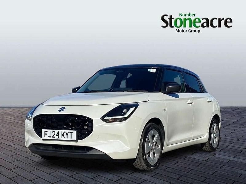 Begagnad Suzuki Swift 82 HK (60 kW) 2024 Vit Halvkombi