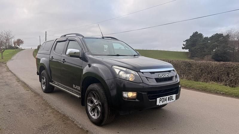 Black Used 2014 Isuzu D-Max Pickup | £9,995 (A bit pricey) - Image 1/4