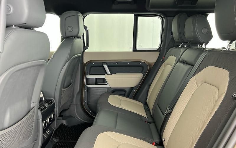 Used Land Rover Defender HSE Dynamic 300 HP (220 kW) 2024 SUV