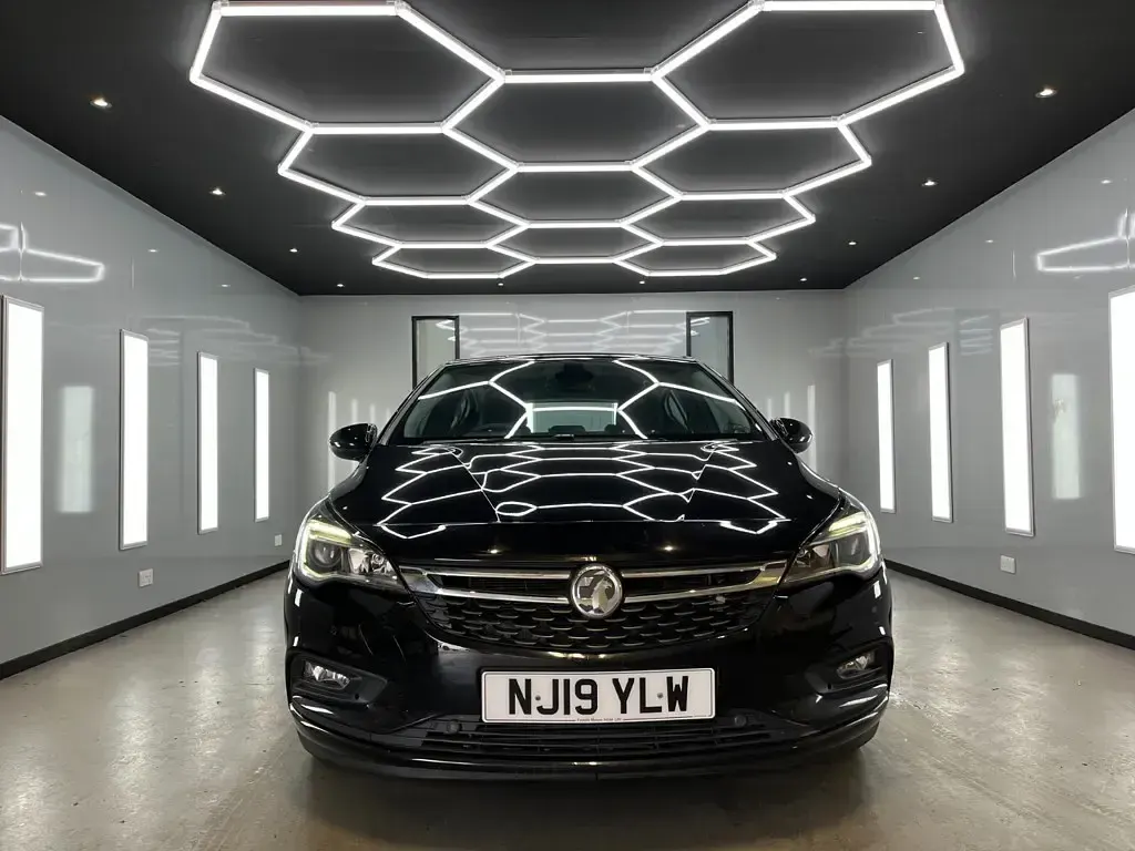 Used Vauxhall Astra Elite 150 HP (110 kW) 2019 Black Hatchback