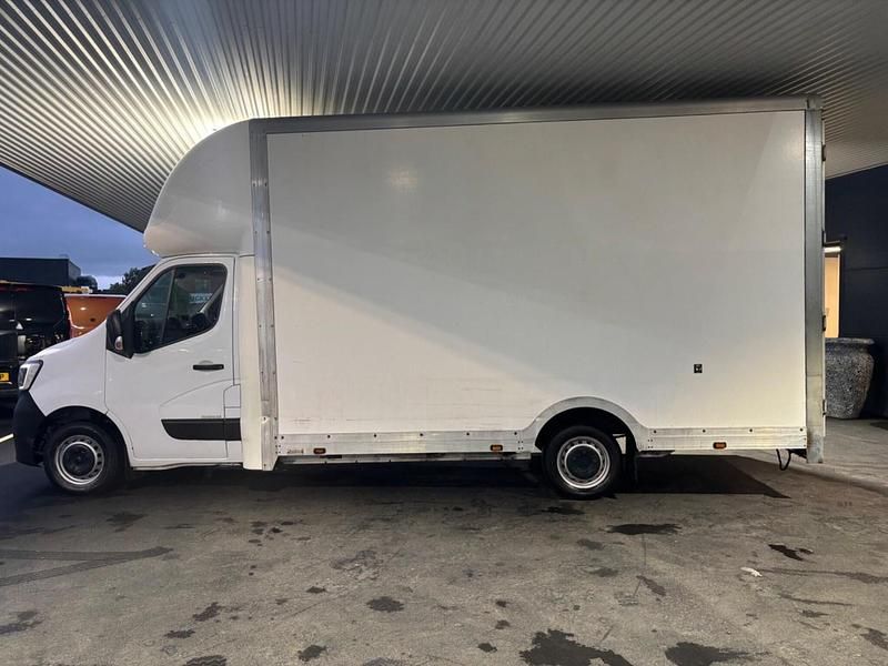 Used Renault Master Business 145 HP (106 kW) 2023 White Cabriolet