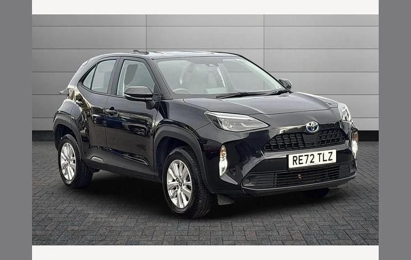 Eclipse black Used 2022 Toyota Yaris Hybrid SUV | £18,751 (Good price) - Image 1/3