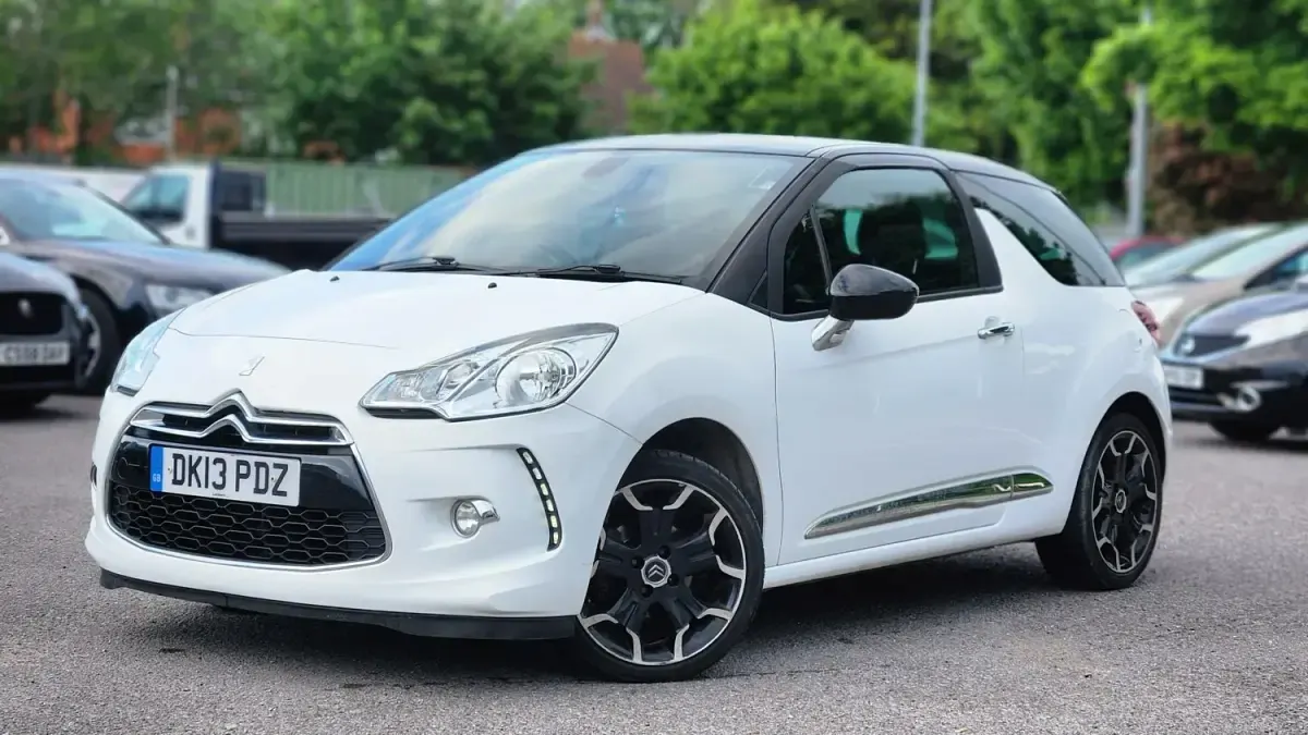 Usado Citroën DS3 120 HP (88 kW) 2013 Branco Citadino