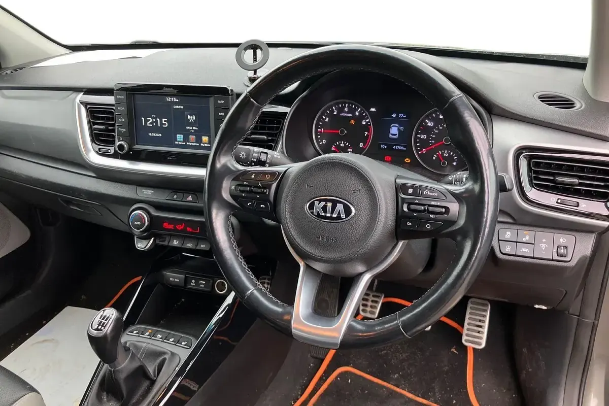 Used Kia Stonic Advance 120 HP (88 kW) 2019 Grey SUV