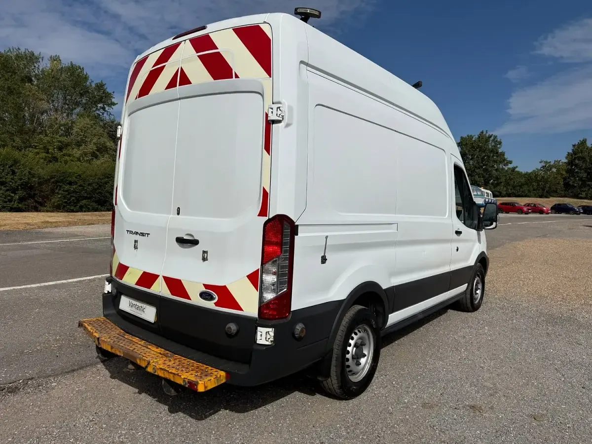 Used Ford Transit 130 HP (95 kW) 2019 White Van