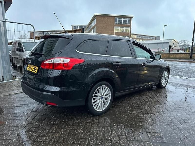 Used Ford Focus Zetec 115 HP (84 kW) 2013 Black Estate