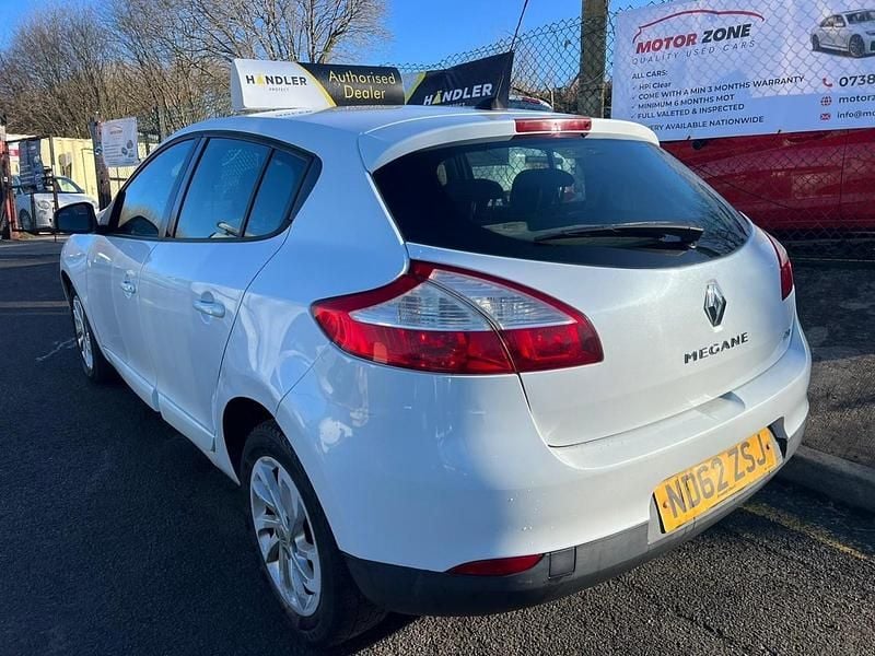 Used Renault Mégane III Dynamique 2013 White Hatchback