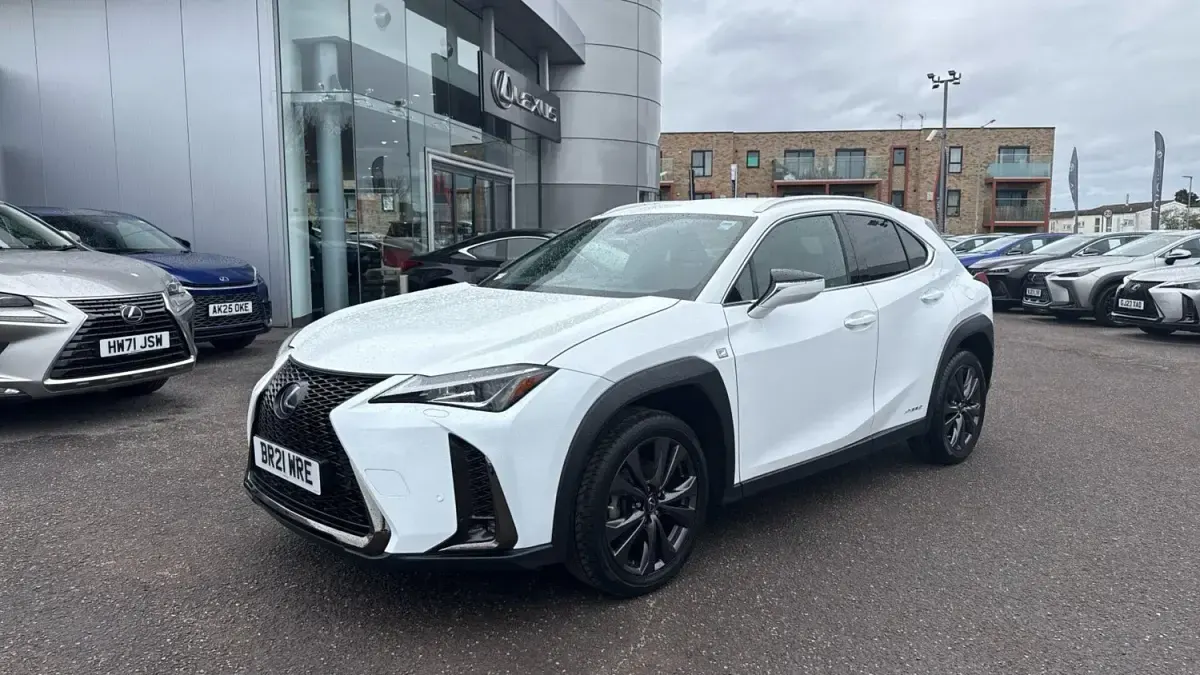 Usado Lexus UX Sport Line 184 HP (135 kW) 2021 Branco SUV