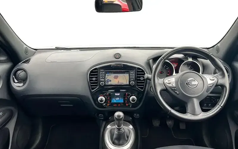 Used Nissan Juke N-Connecta 116 HP (85 kW) 2017 White SUV