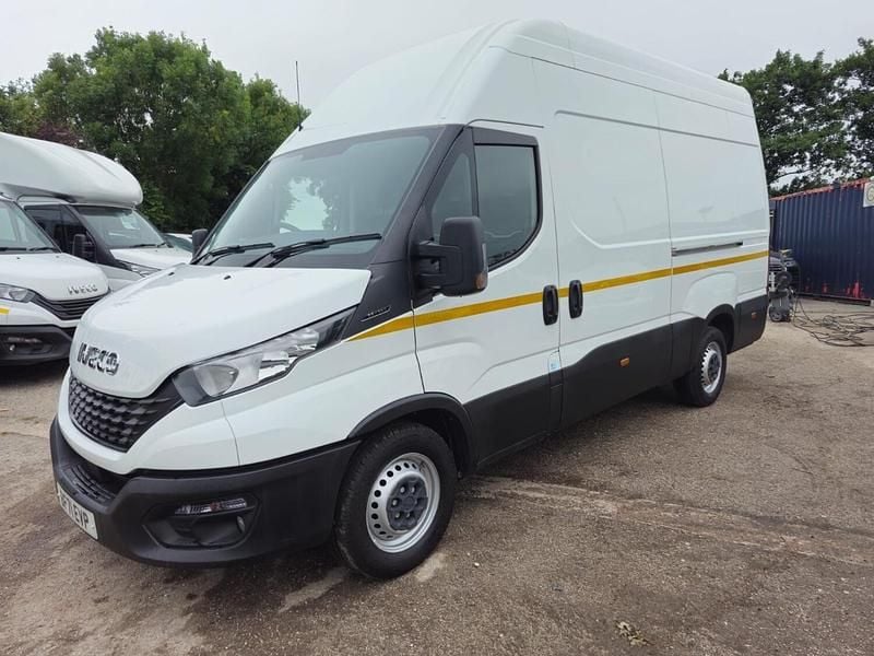 White Used 2021 Iveco Daily | £14,295 (Good price) - Image 1/4