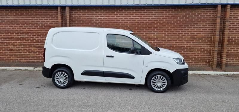 Used Citroën Berlingo Start 2020 White MPV