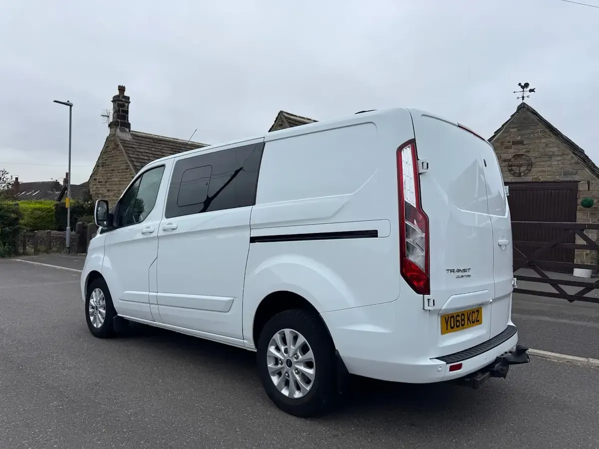 Used Ford Transit Custom Limited 170 HP (125 kW) 2018 White Van