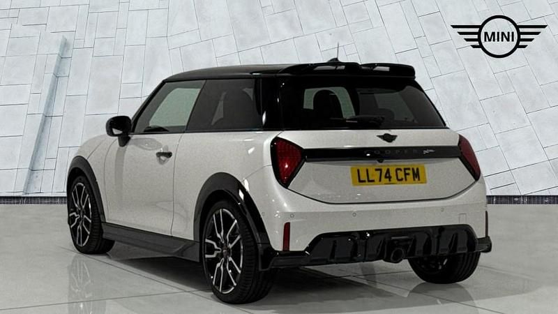 Używany Mini John Cooper Works Hatch 228 KM (167 kW) 2024 Biały Hatchback