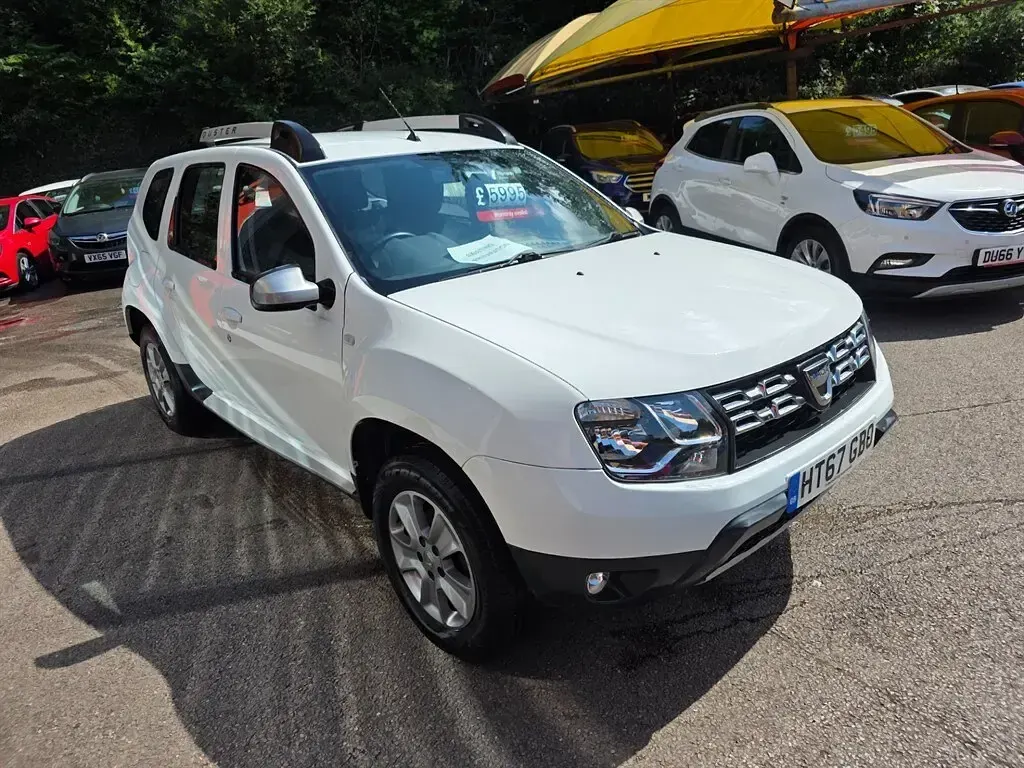 Used Dacia Duster Lauréate 2018 White SUV