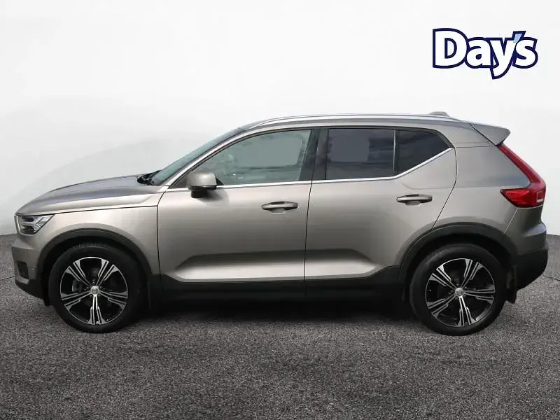 Used Volvo XC40 Inscription 197 HP (144 kW) 2021 Grey SUV