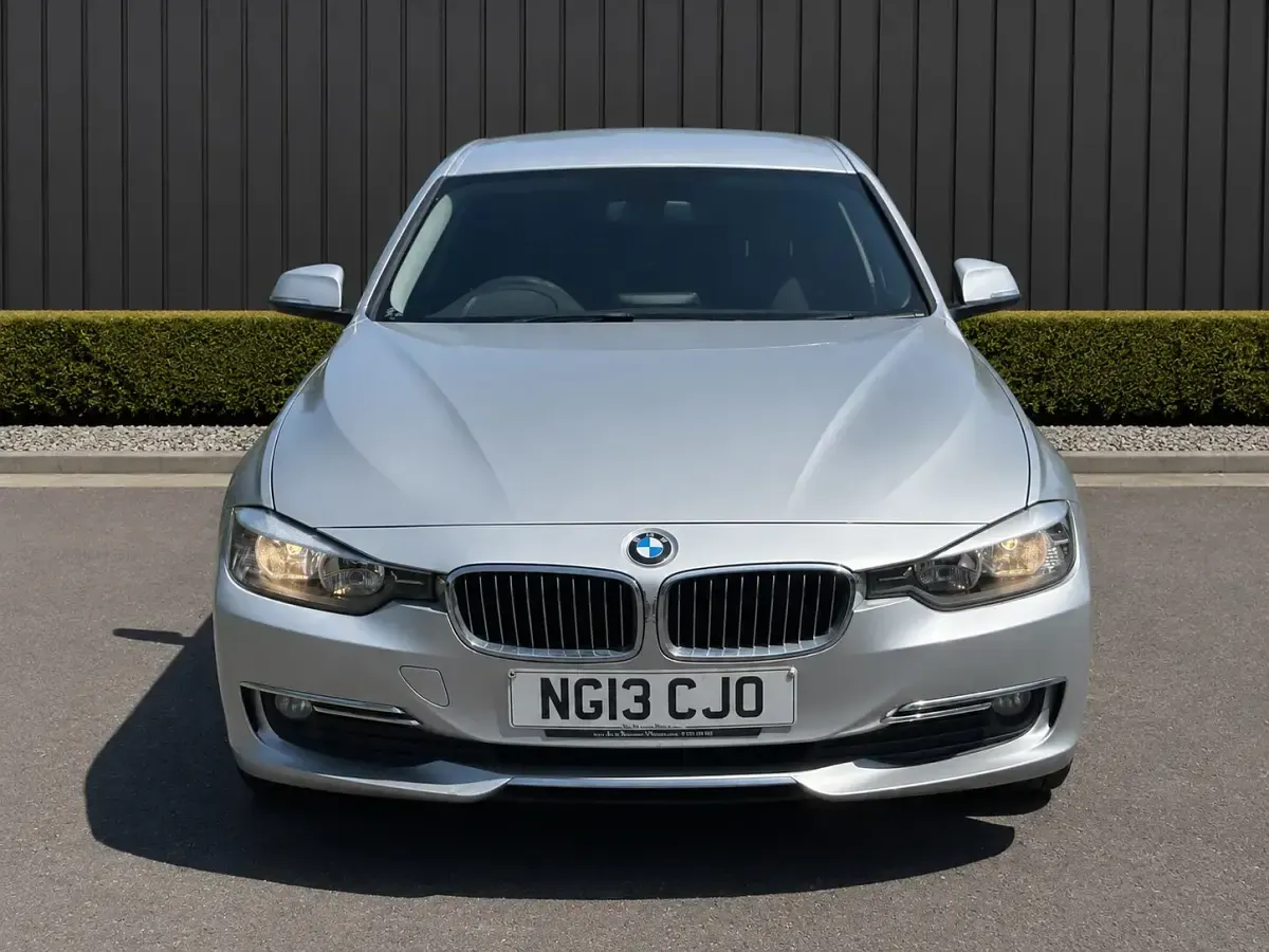 Used BMW 318 Luxury Line 2013 Silver Sedan
