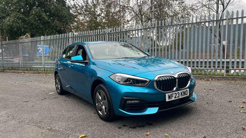 Used BMW 118 Comfort Edition 136 HP (100 kW) 2023 Blue Hatchback