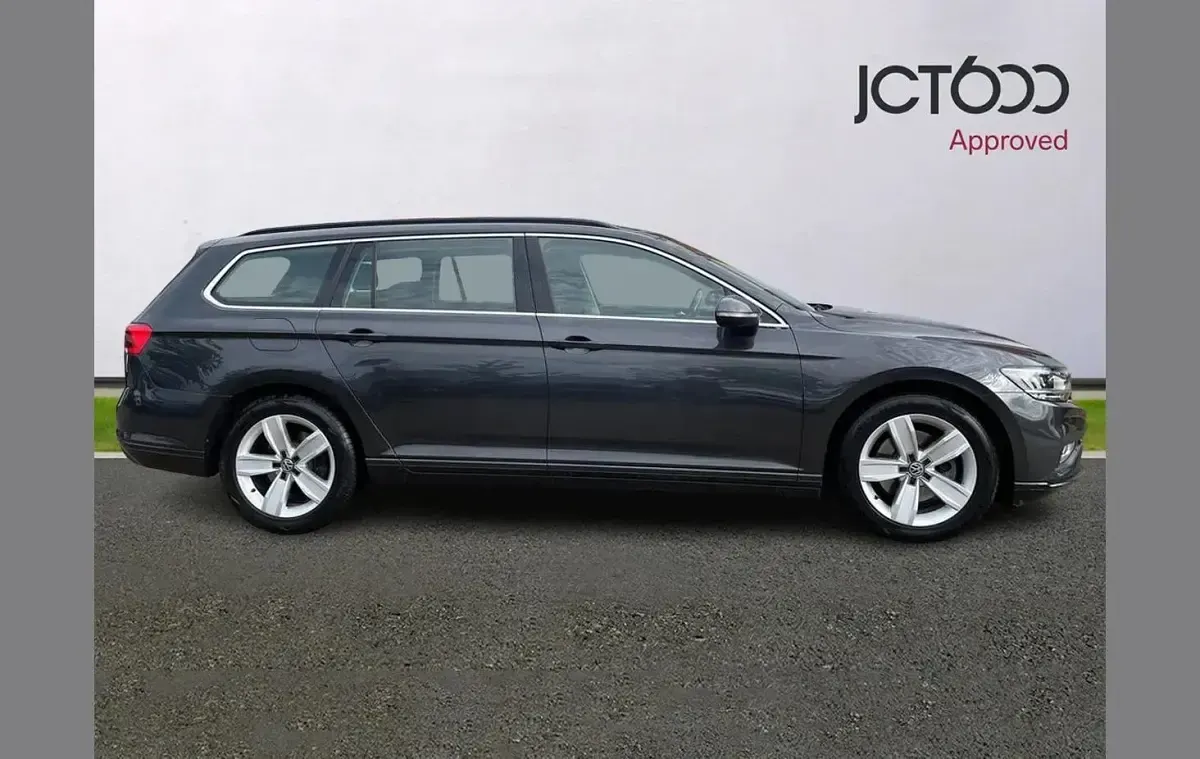 Used VW Passat SE 147 HP (108 kW) 2019 Grey Estate