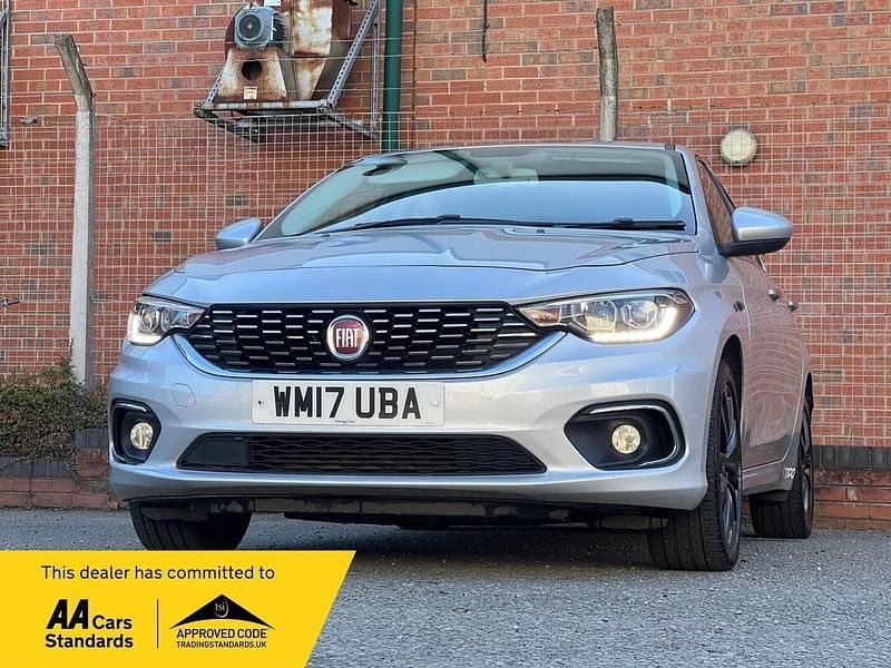 Used Fiat Tipo Lounge 120 HP (88 kW) 2017 Silver Hatchback