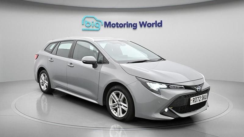 Used Toyota Corolla 122 HP (89 kW) 2022 Grey Estate