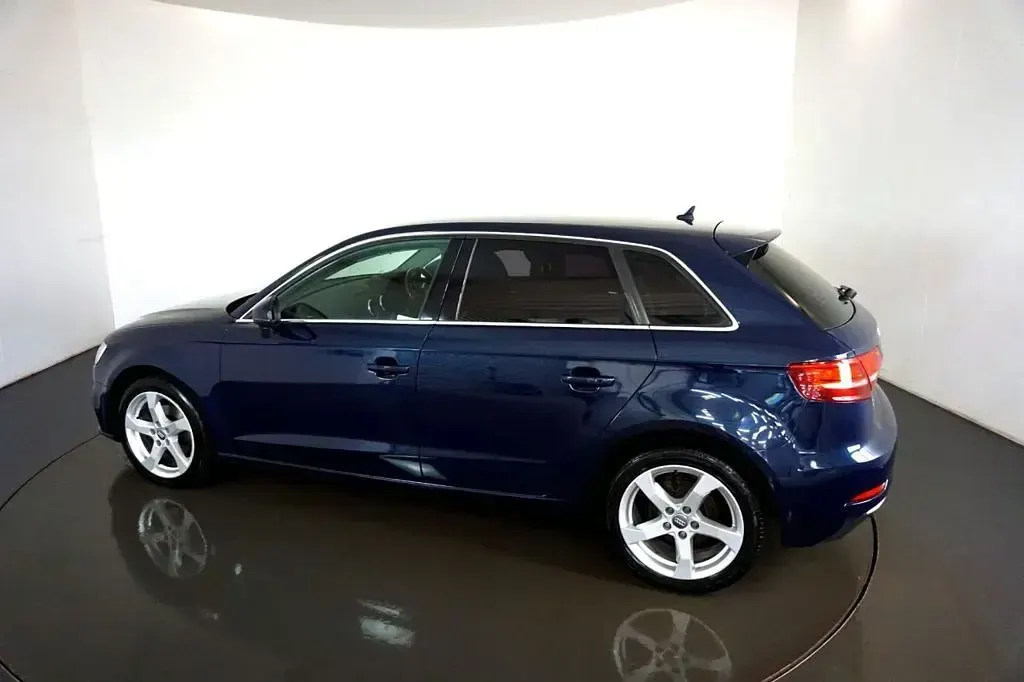 Used Audi A3 Sportback Sport 116 HP (85 kW) 2016 Blue Hatchback