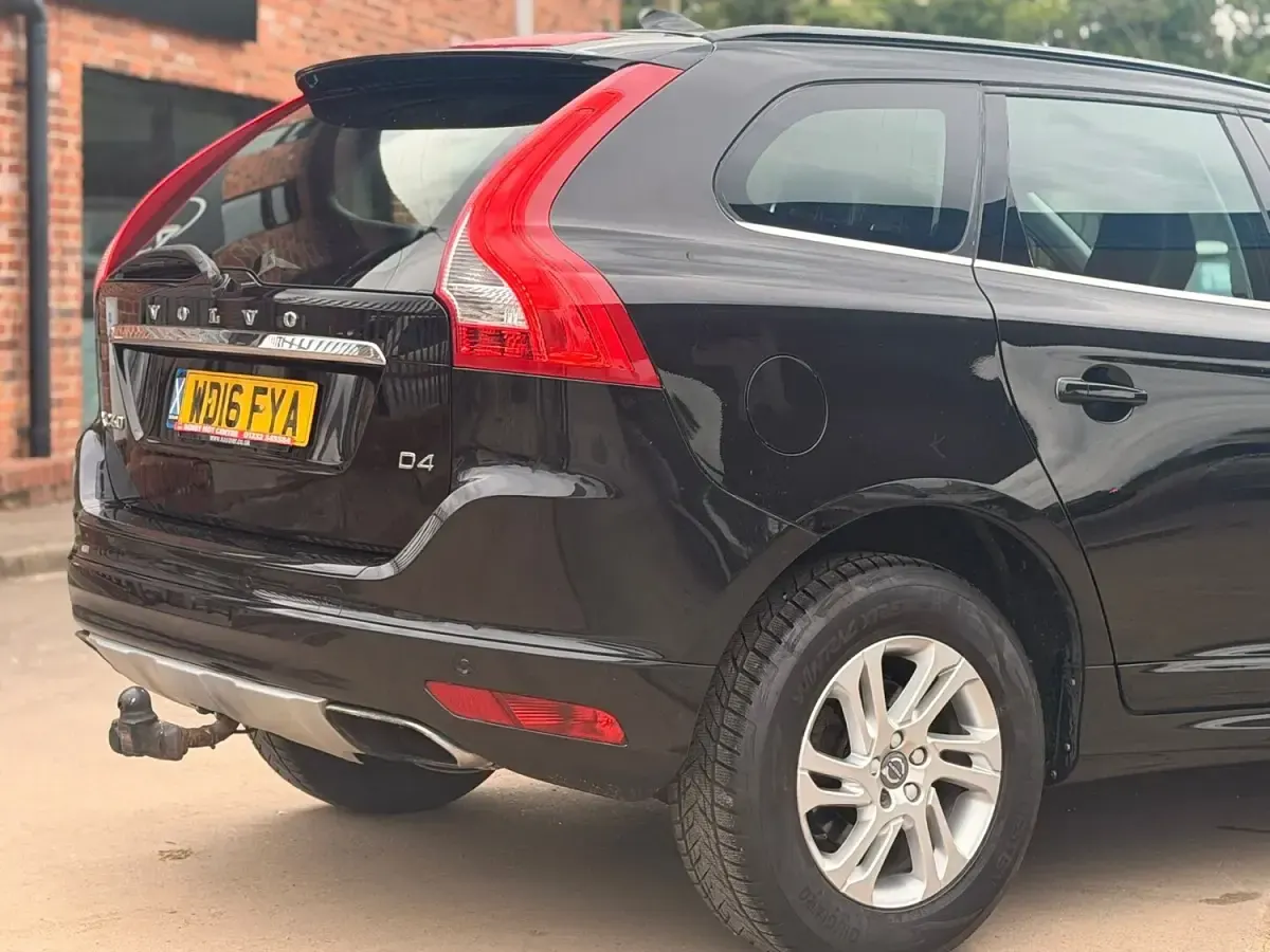Used Volvo XC60 SE 190 HP (139 kW) 2016 Black SUV