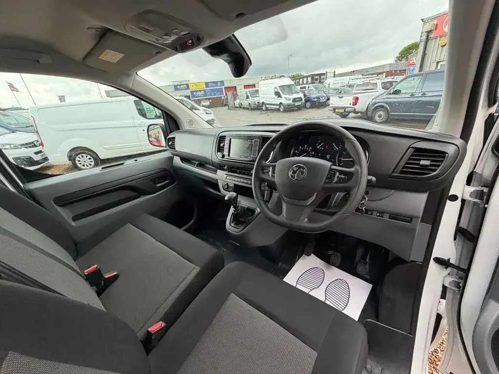 Used Vauxhall Vivaro S 2022 White MPV