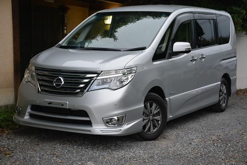 Used Nissan Serena 2014 Silver MPV