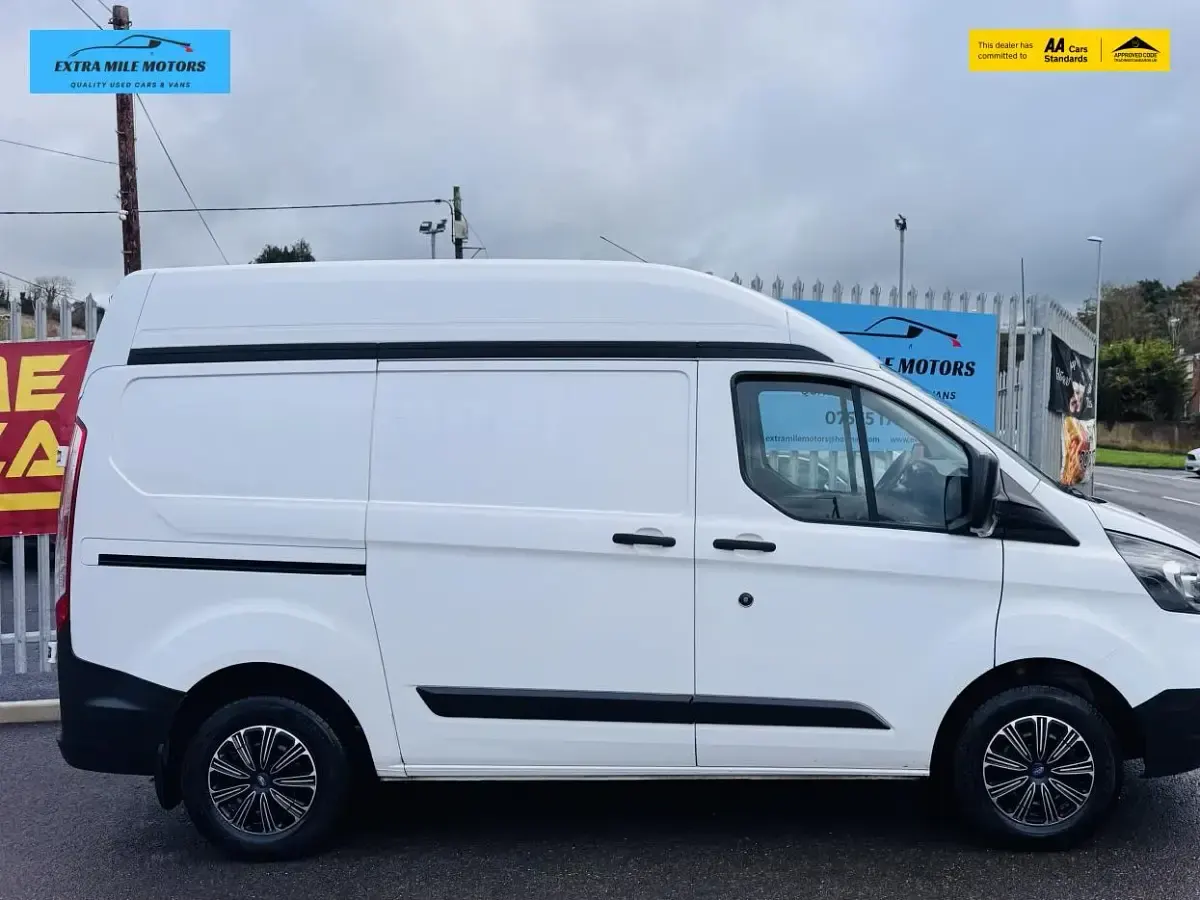 Used Ford Transit Custom S 105 HP (77 kW) 2019 White Van