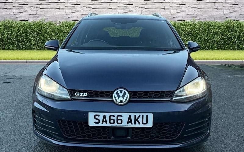 Used VW Golf VII GTD 188 HP (138 kW) 2016 Blue Estate