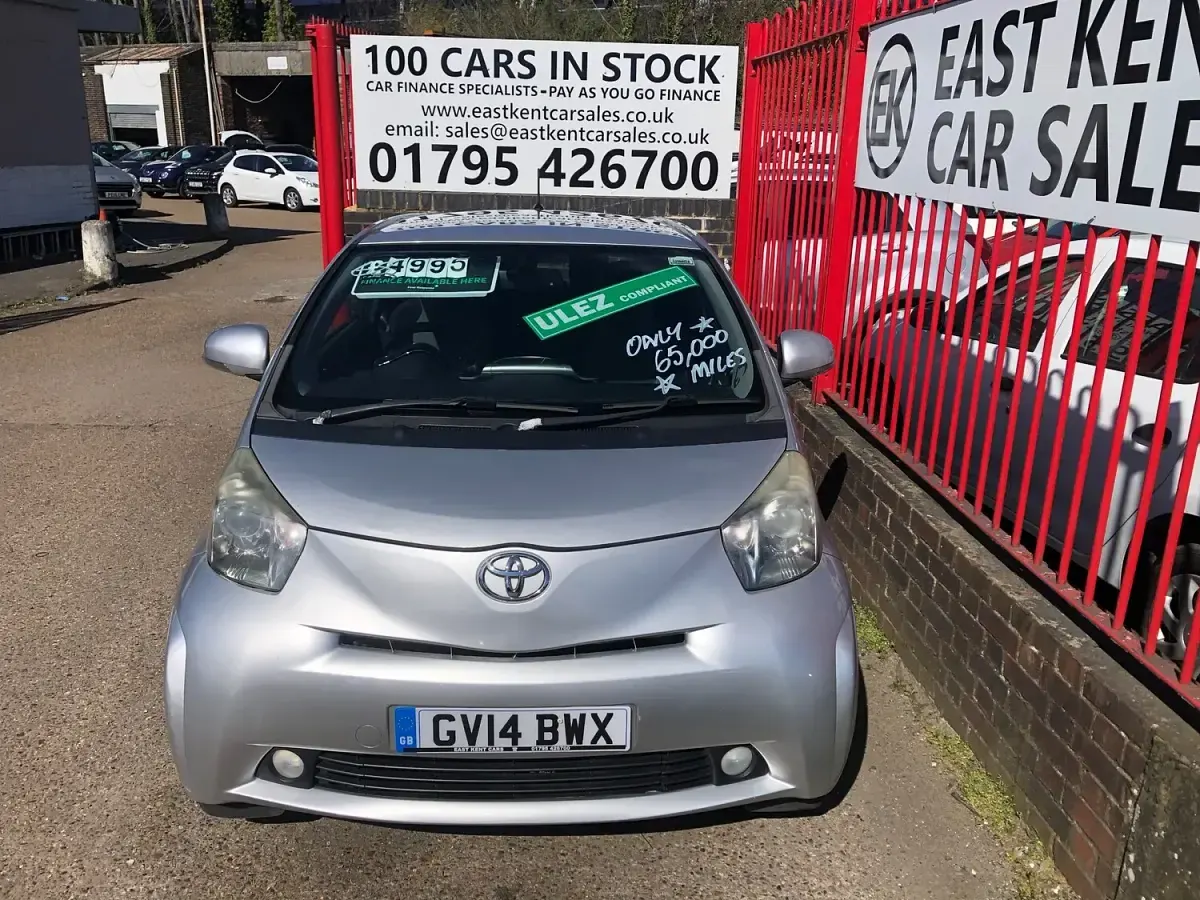 Used Toyota iQ 68 HP (50 kW) 2014 Silver Hatchback